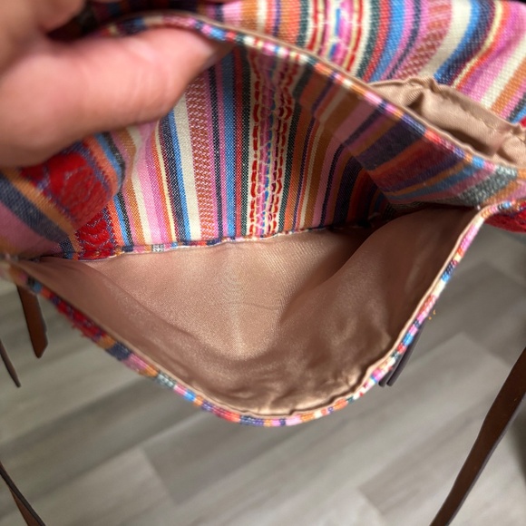 Women's T-Shirt & Jeans Serape Embroidered Crossbody - Picture 12 of 16